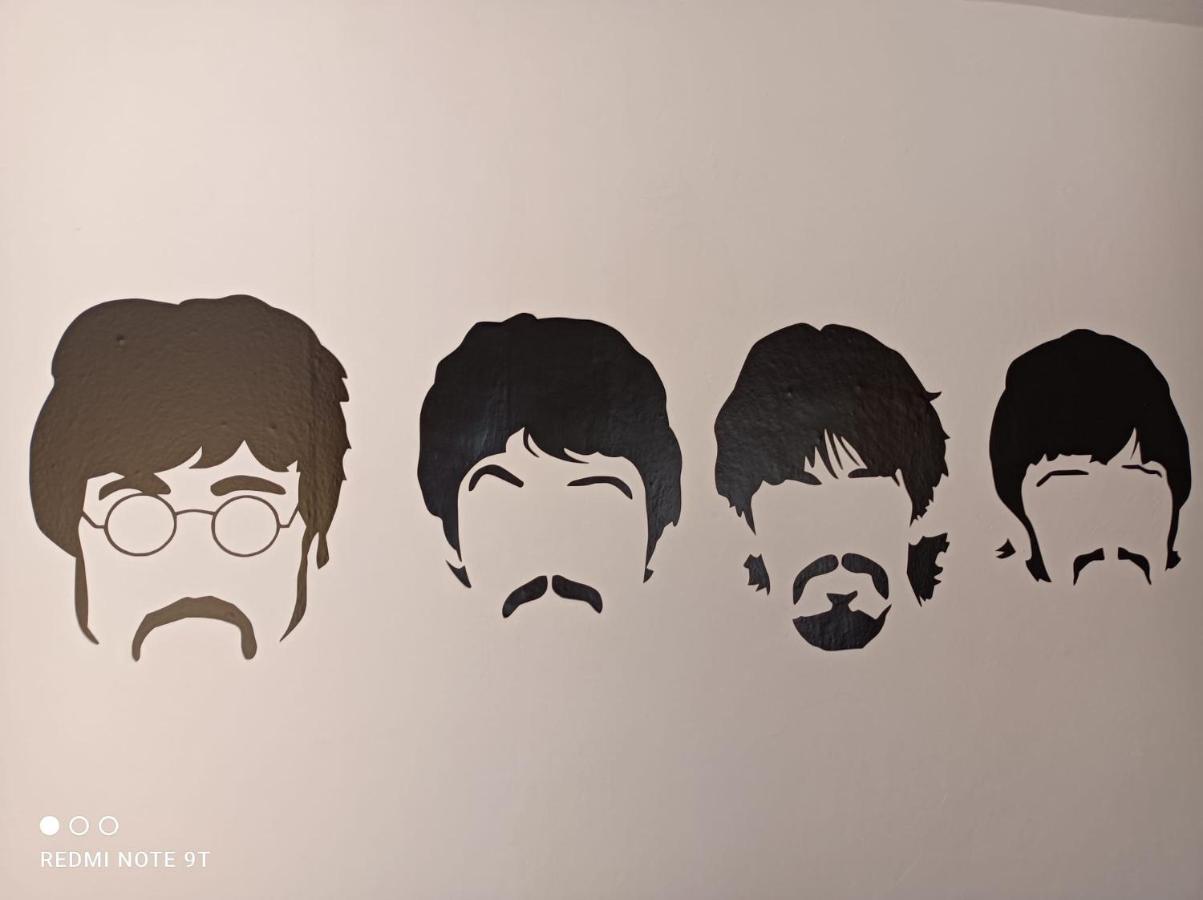 Casa Beatles Del Valle Pinos del Valle Bagian luar foto